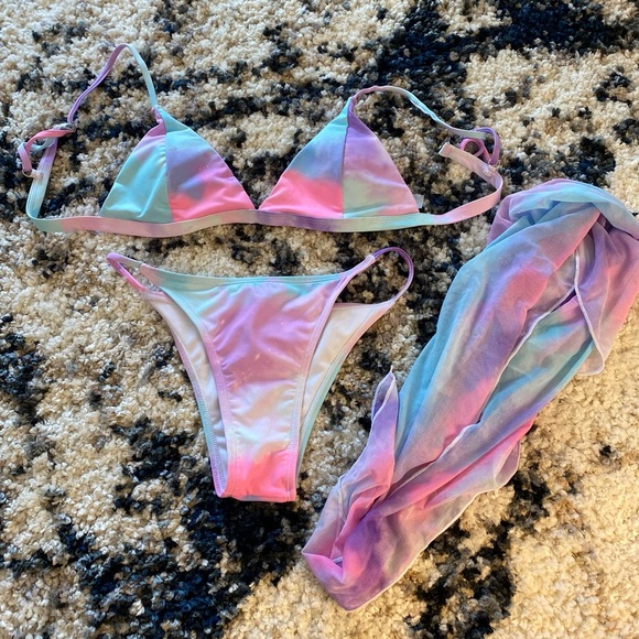 Multi color swimsuit with shear. - Picture 1 of 1